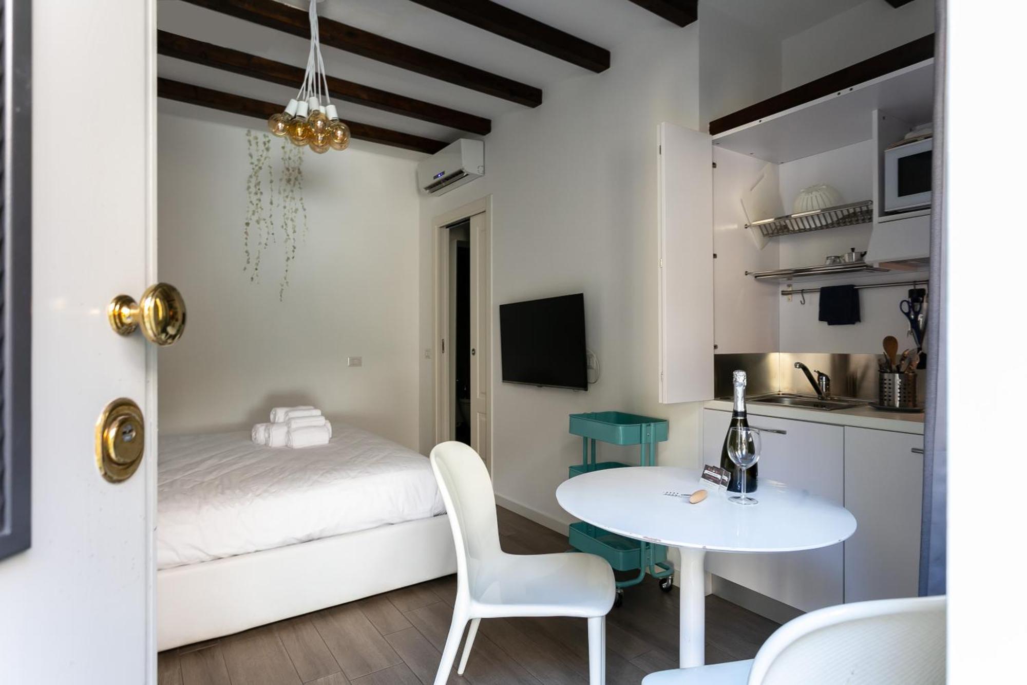 Milano Apartments S Agostino - Porta Genova Exterior photo